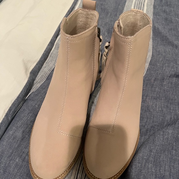 Toms Booties - Picture 2 of 6